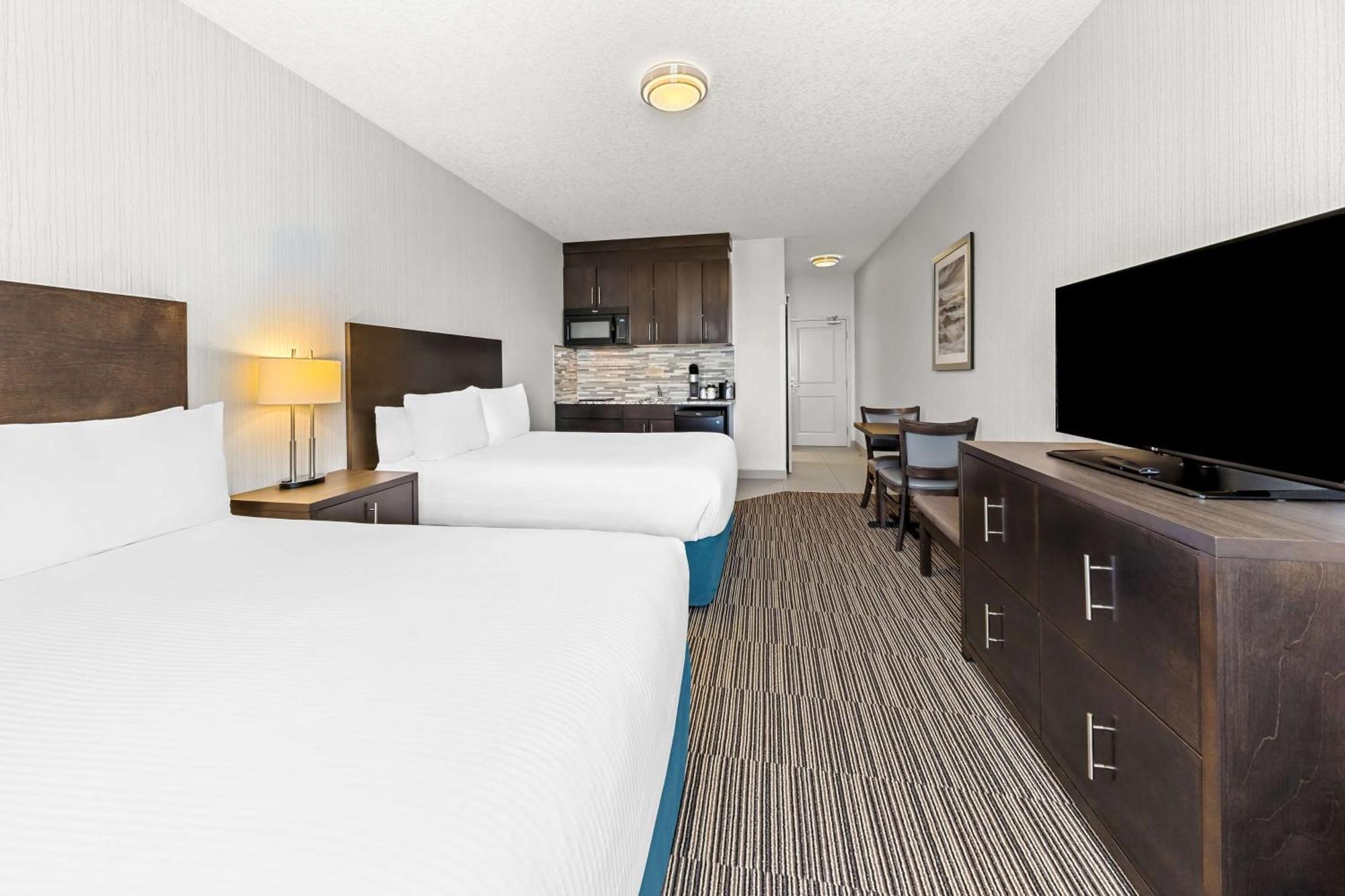 Best Western Plus Airdrie Gateway Exterior photo